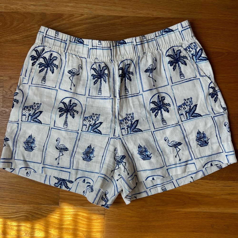 NWOT Women’s 100% Linen Navy & White Tropical Print Shorts